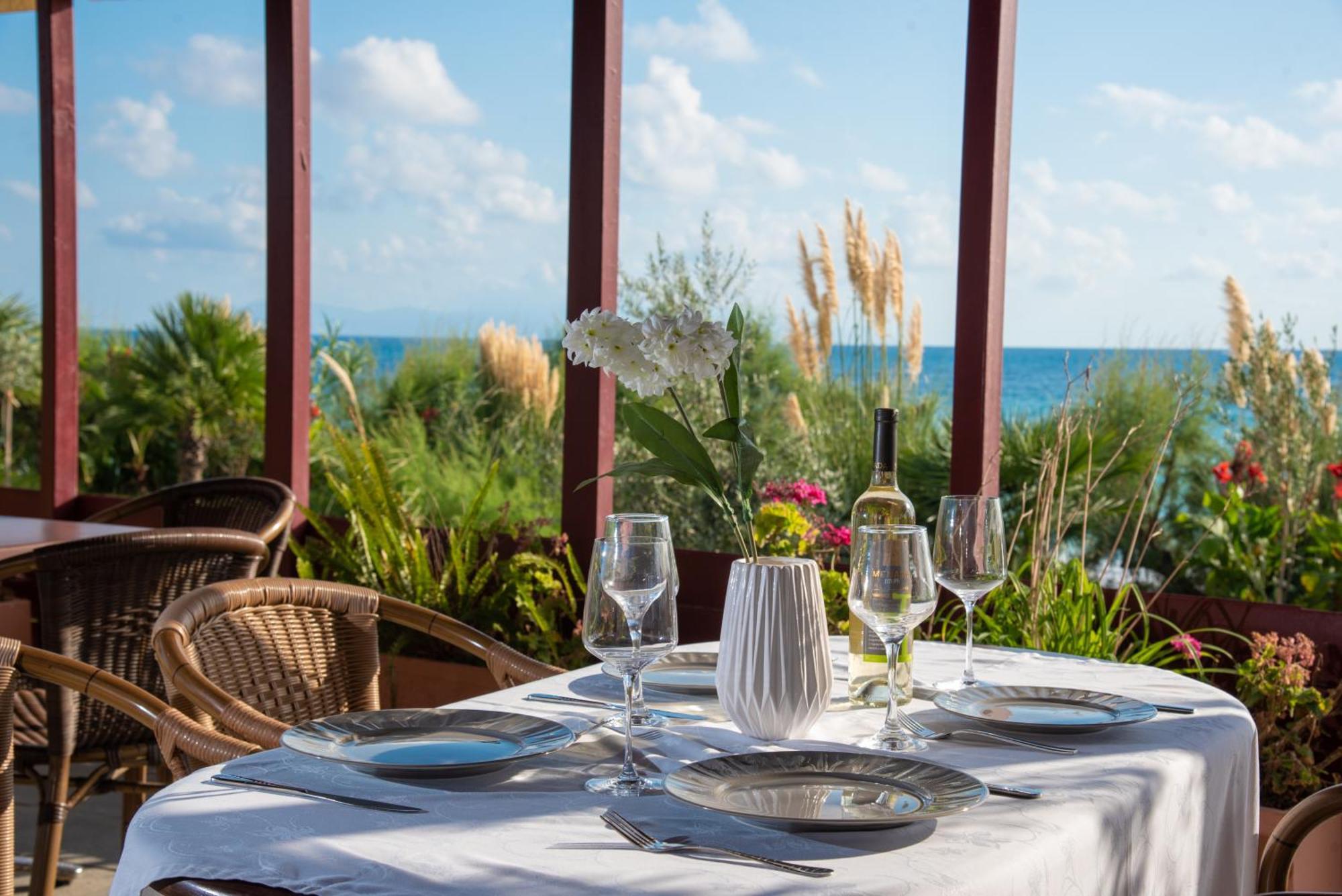 Poseidon Beach Hotel Kastrosikia Exteriér fotografie